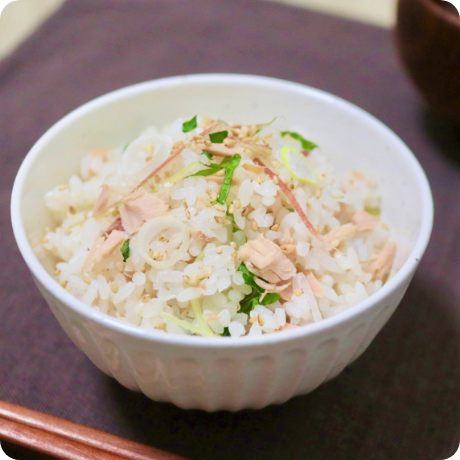 薬味たっぷりで減塩！ツナと大葉の混ぜ込みご飯の画像