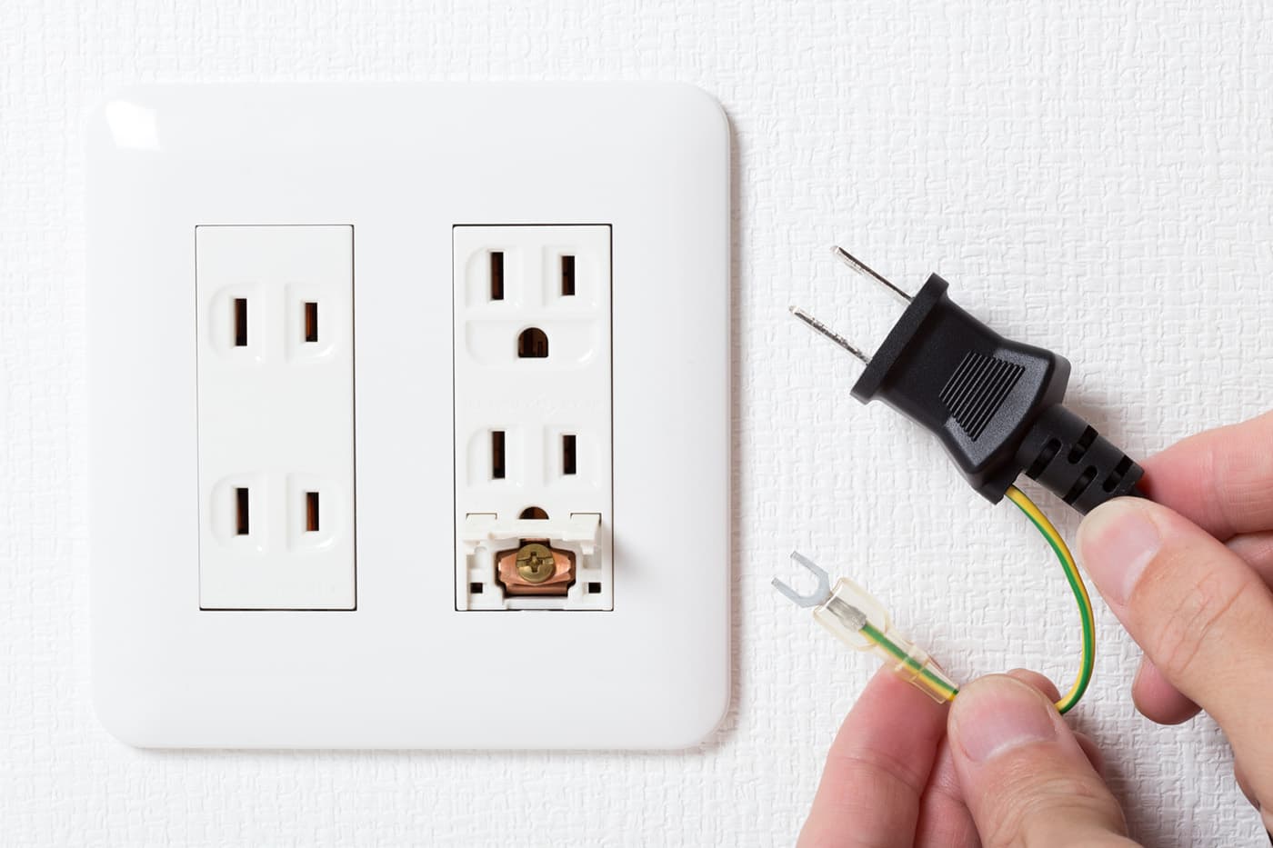 電子レンジにアース線が必要な訳。取り付け方や注意点を知り安全に使おう