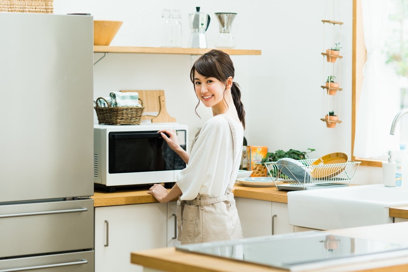 電子レンジの寿命は何年？寿命が近づいた兆候や長持ちさせるメンテナンス方法をご紹介