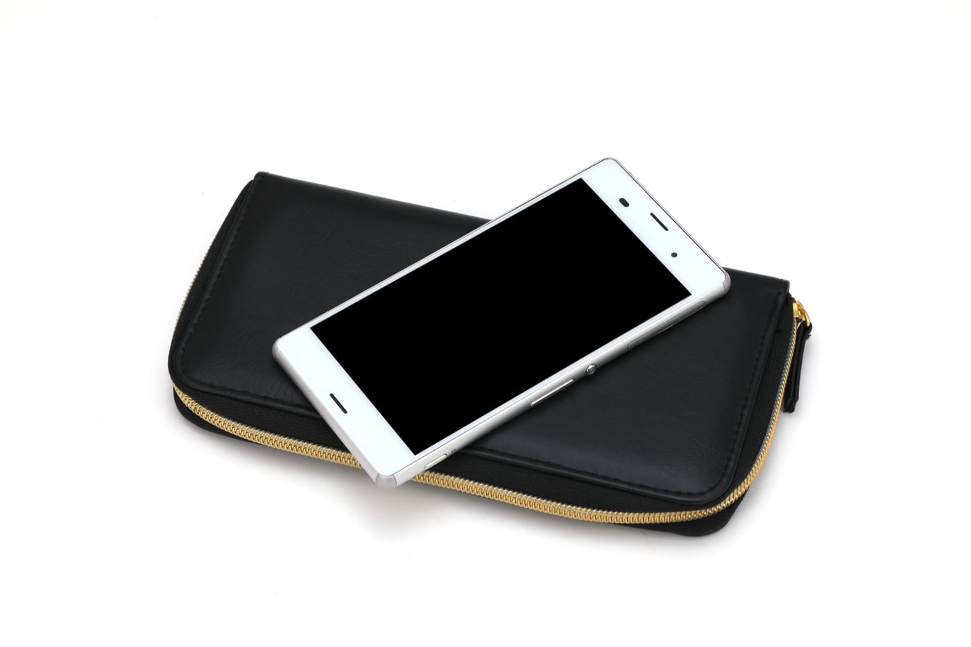 スーツ着用時のスマートフォン・財布などの持ち歩き方