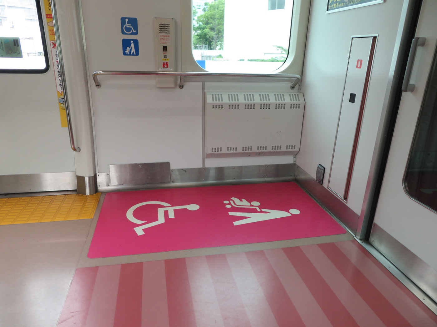 電車でベビーカーを使うときのマナー